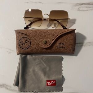 Ray-Ban Gold and Brown Square Sunglasses 1971 classic